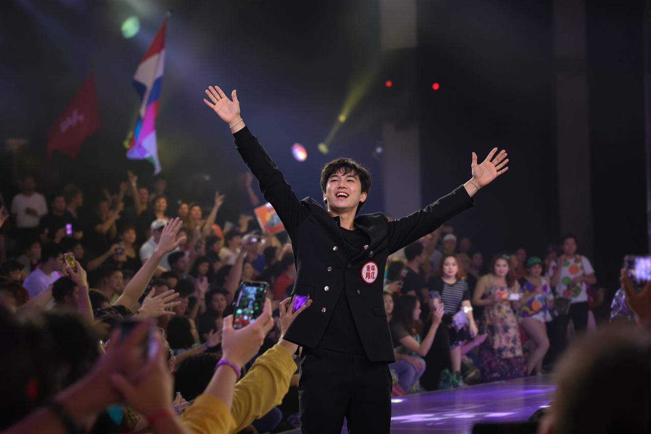 豆花视频影迷见面会圆满举行，万名粉丝热情参与