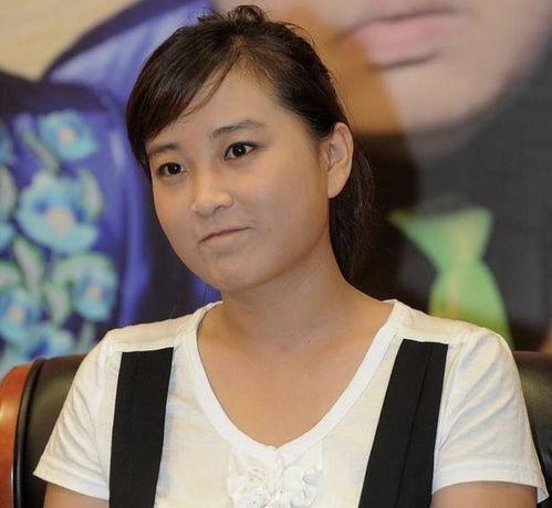 褚健夫人陈亚秋照片